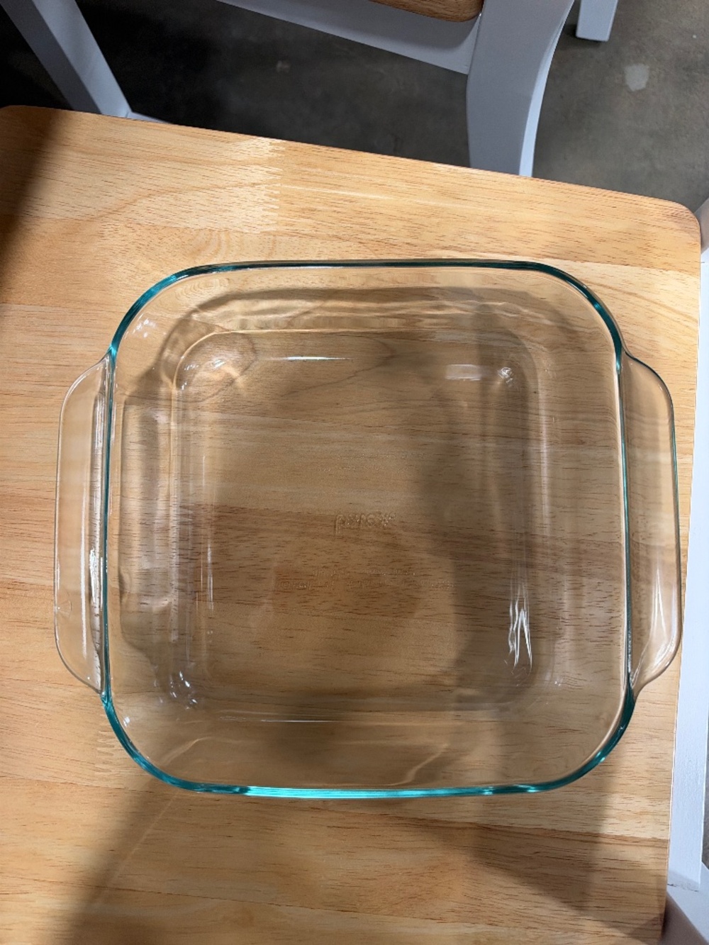 Pyrex 8inx8in baking dish